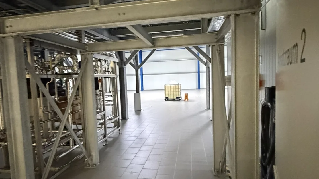 Besenrein übergebene Industriehalle nach nachhaltiger Verwertung